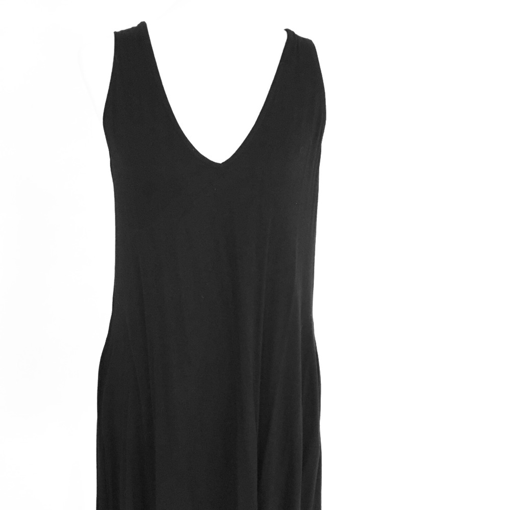 Socialite v neck pocket tee dress